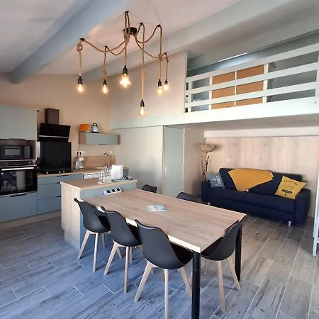 Cosy Avec Mezzanine, Proche Et Commerces - - Fr-1-706-29 *