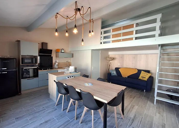 Cosy Avec Mezzanine, Proche Et Commerces - - Fr-1-706-29 *