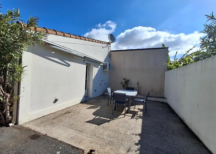 Cosy Avec Mezzanine, Proche Et Commerces - - Fr-1-706-29 Apartamento